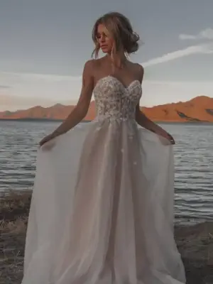 Ethereal Soft A-Line Wedding Dress with Lace Bodice and Sweetheart Neckline