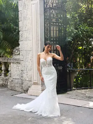 Sparkling Floral Lace Fit-and-Flare Wedding Dress with Plunging Sweetheart Neckline