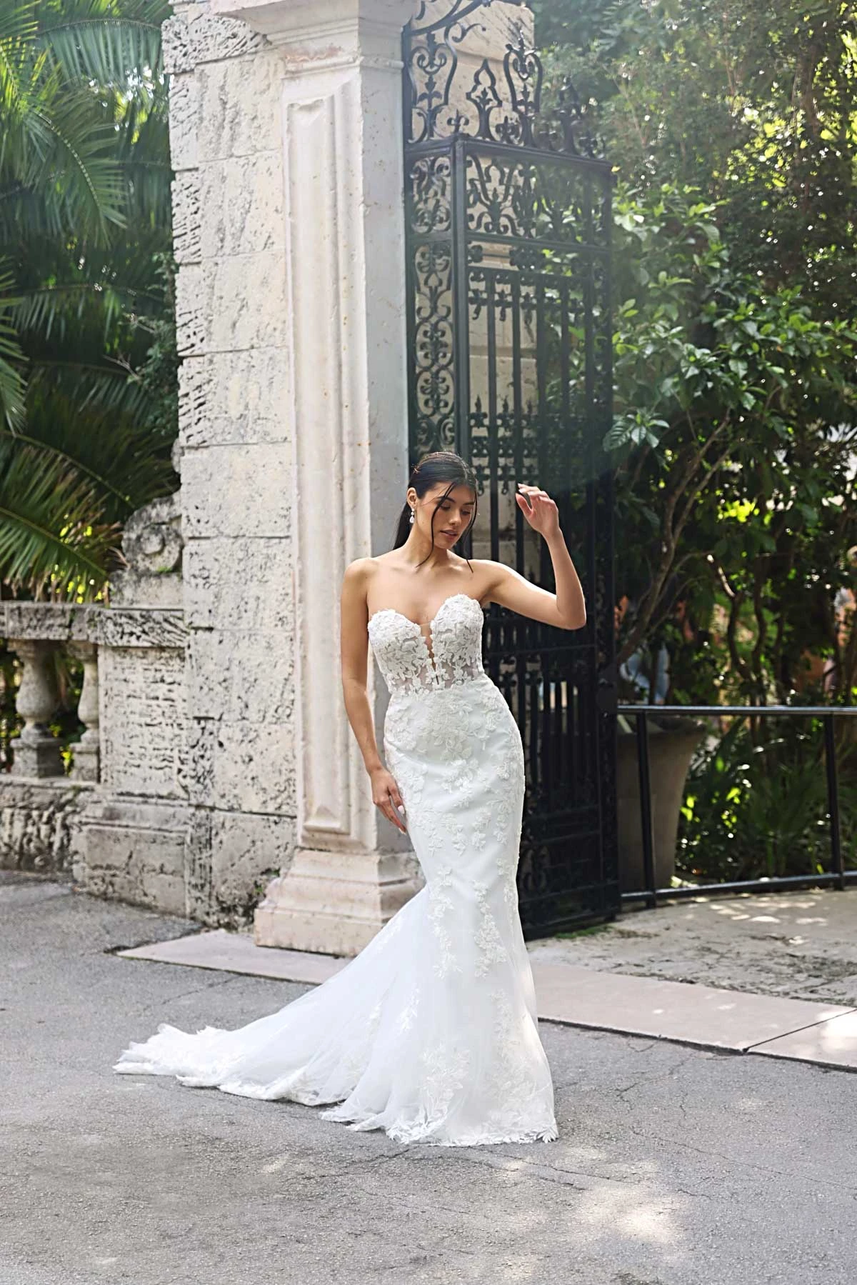 Sparkling Floral Lace Fit-and-Flare Wedding Dress with Plunging Sweetheart Neckline