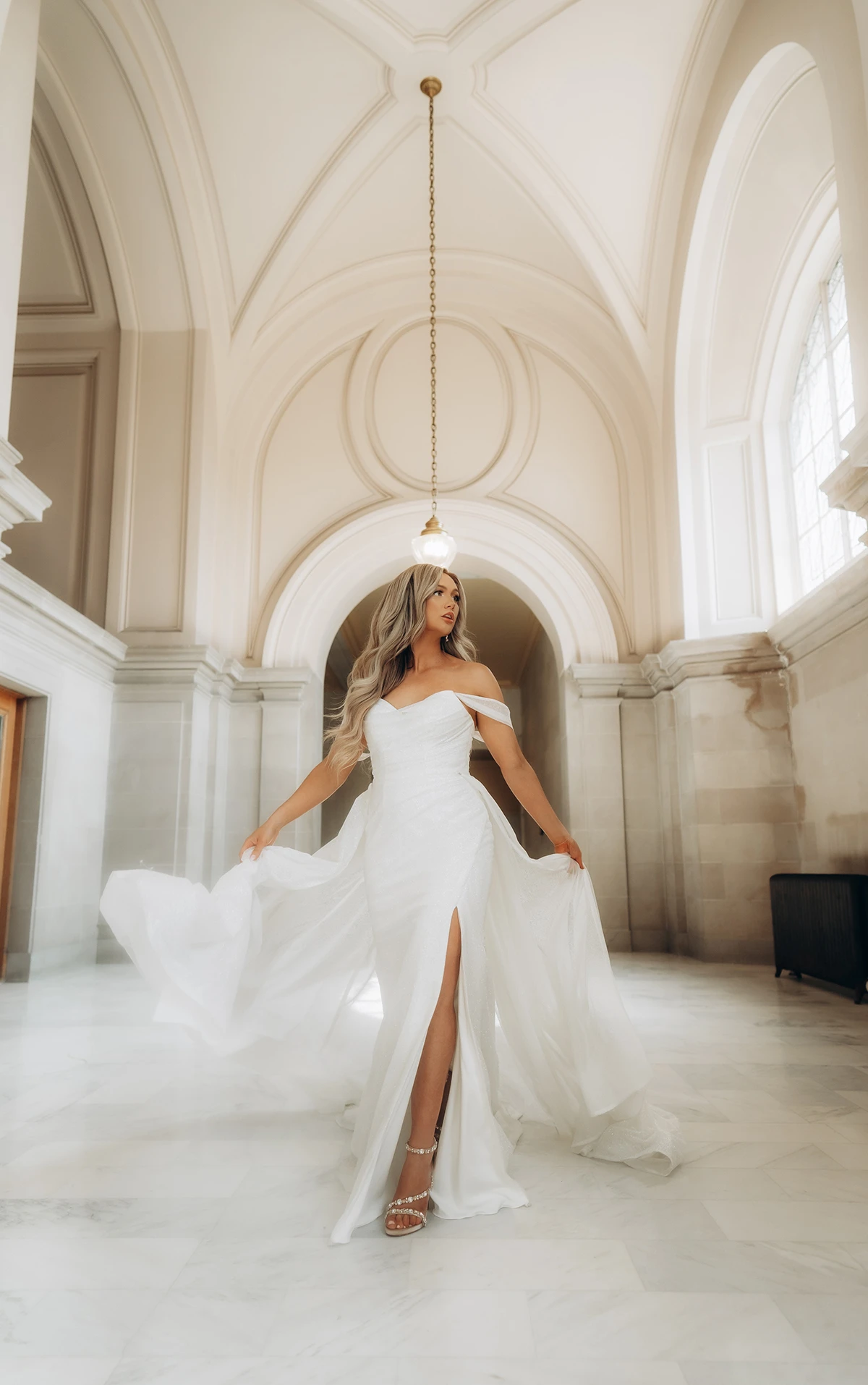 Sparkling Fit-and-Flare Wedding Dress with Detachable Overskirt and Leg Slit