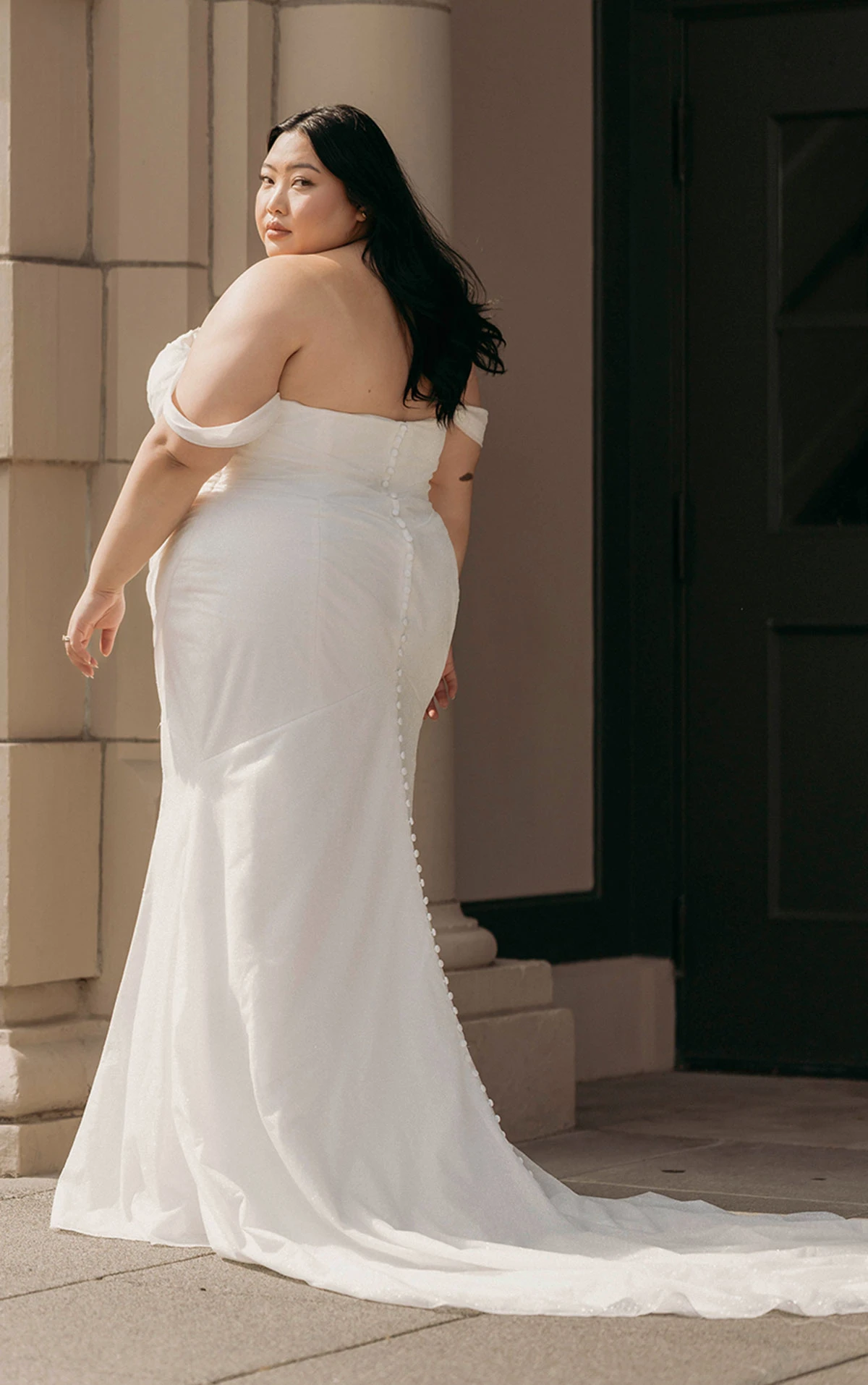 Sparkling Fit-and-Flare Wedding Dress with Detachable Overskirt and Leg Slit - Image 3