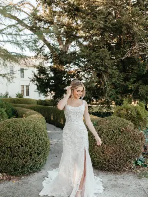 Sparkling Lace Fit-and-Flare Wedding Dress with Scoop Neckline