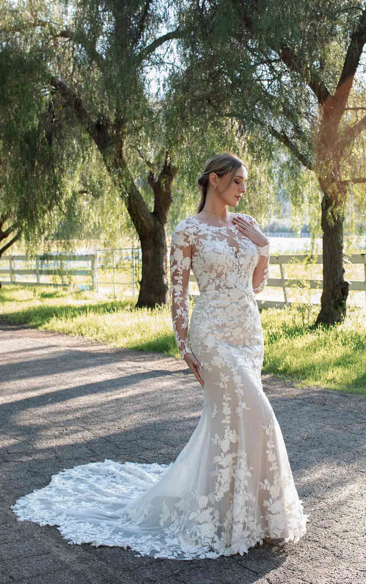 Vintage Lace Long Sleeve Fit-and-Flare Wedding Dress with Cutout Train