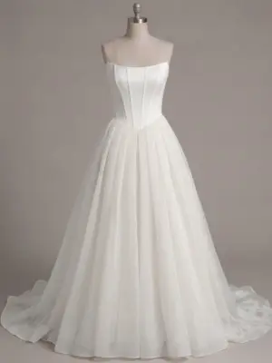 Romantic Princess Strapless Ballgown Wedding Dress With Pockets