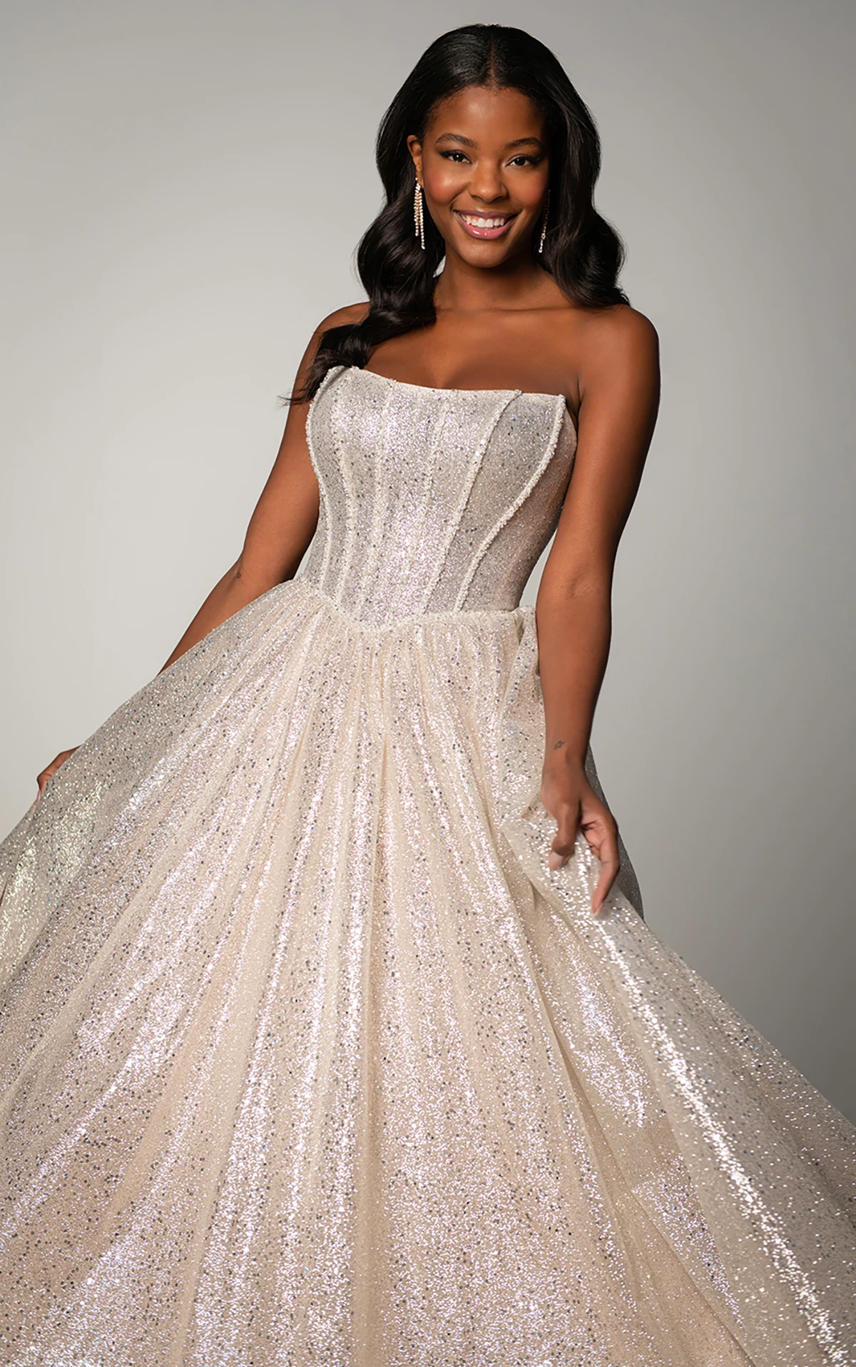 Sparkling Princess Ballgown Wedding Dress with Cat-Eye Neckline - Image 2