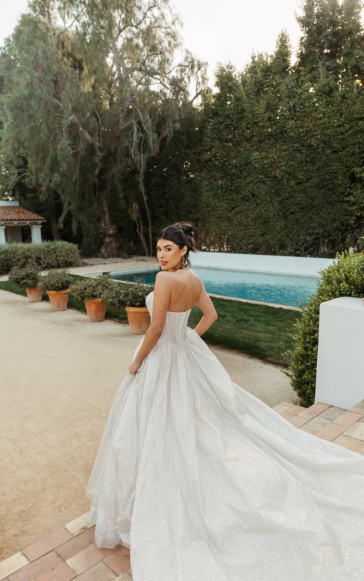 Sparkling Princess Ballgown Wedding Dress with Cat-Eye Neckline - Image 3