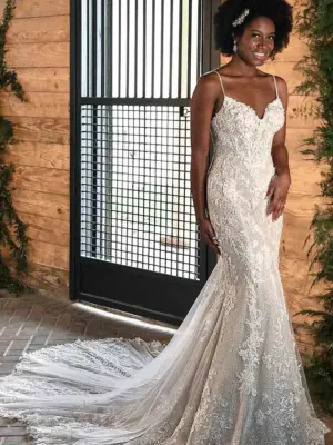 TRUMPET WEDDING DRESS WITH SPARKLING FLORAL LACE AND SWEETHEART NECKLINE